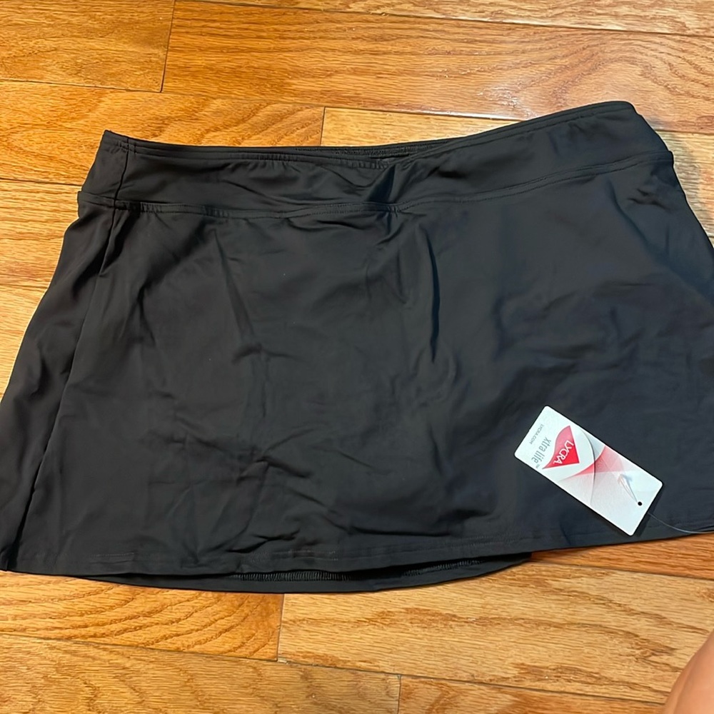 Lynn And swim skirt size 12 petite New with Tag